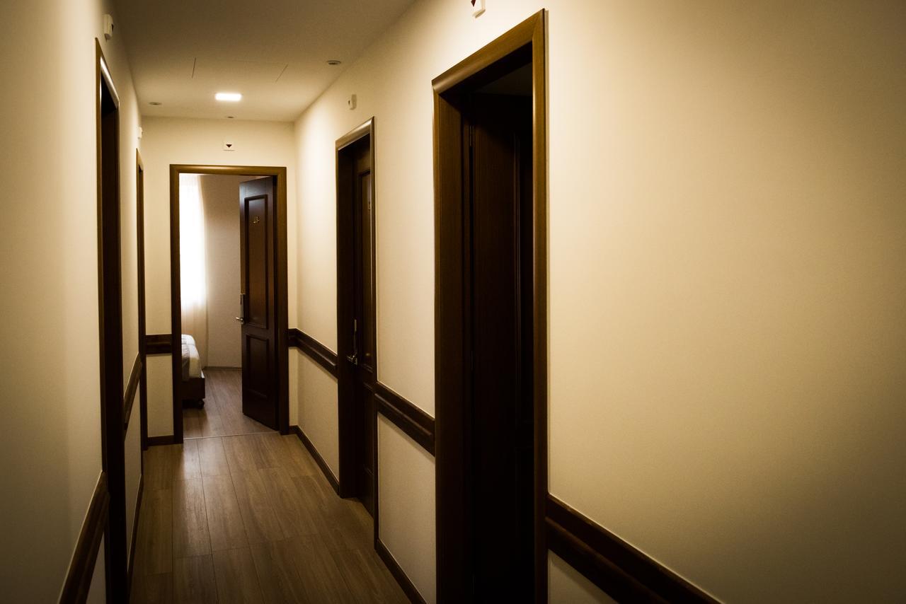 Hotel Argjiro Gjirokaster Bagian luar foto