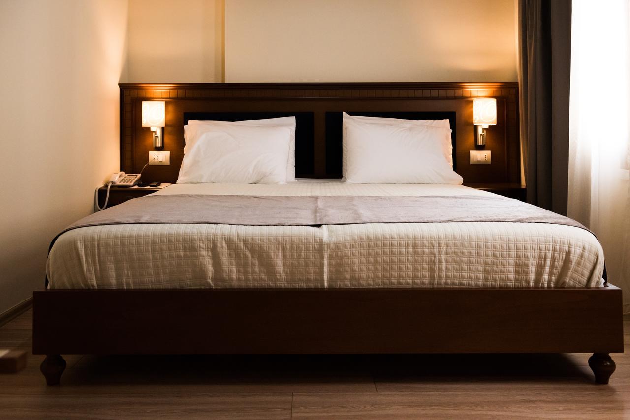 Hotel Argjiro Gjirokaster Bagian luar foto