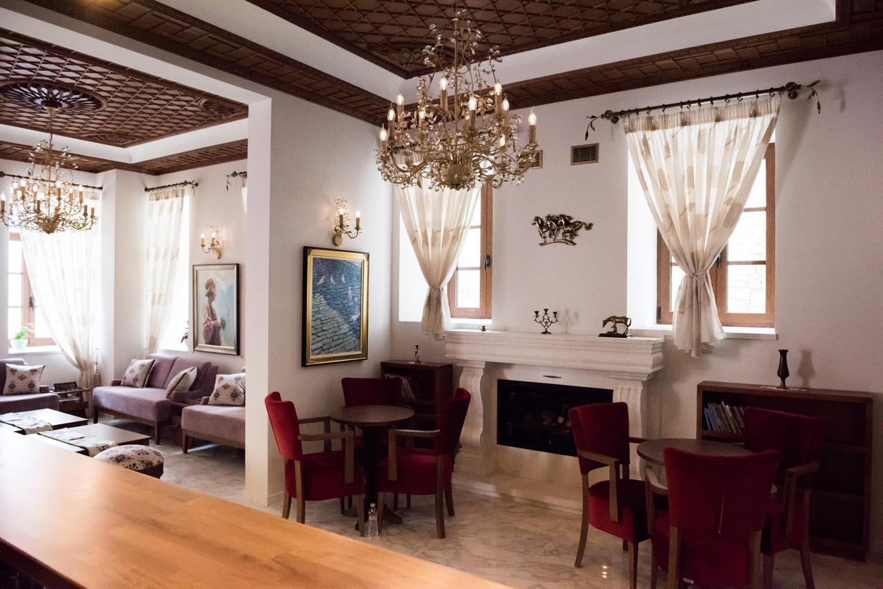 Hotel Argjiro Gjirokaster Bagian luar foto