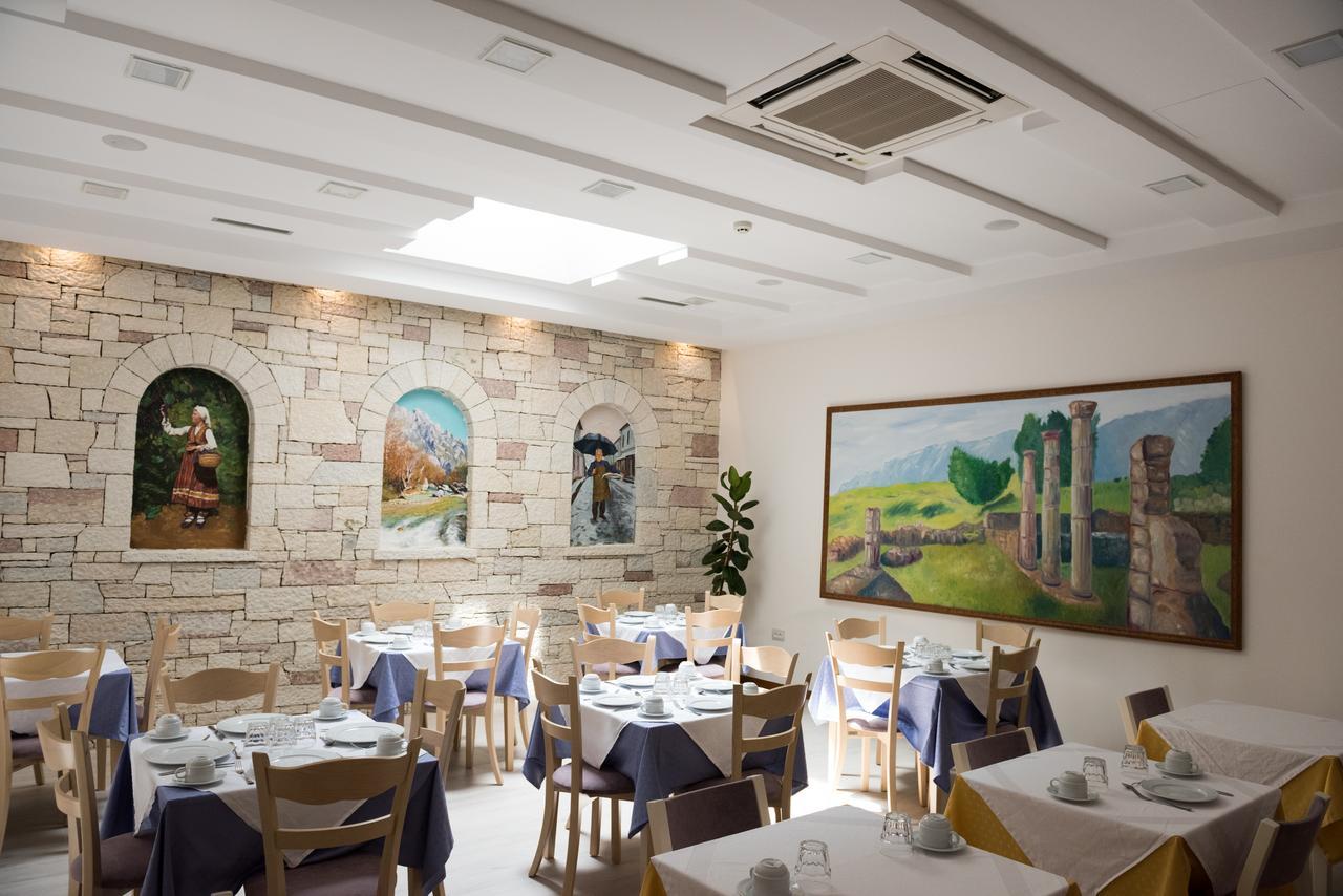 Hotel Argjiro Gjirokaster Bagian luar foto