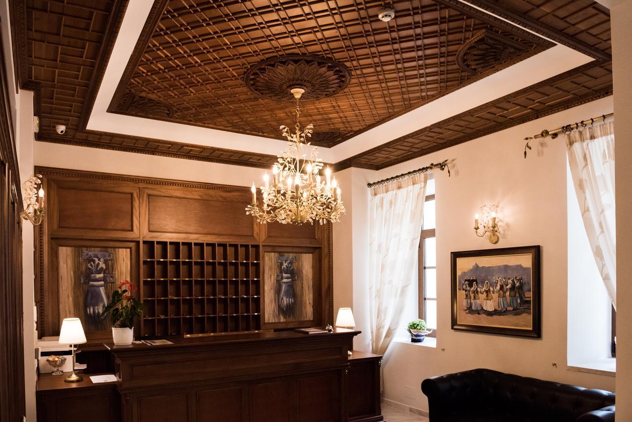Hotel Argjiro Gjirokaster Bagian luar foto