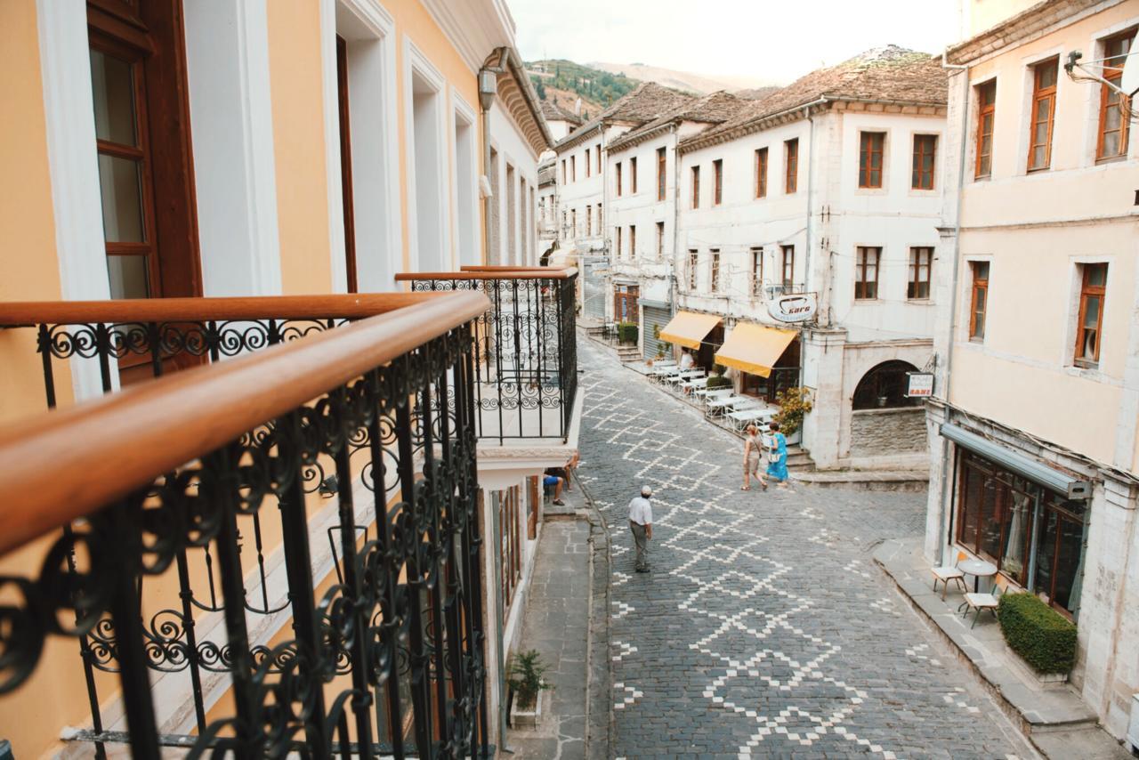 Hotel Argjiro Gjirokaster Bagian luar foto