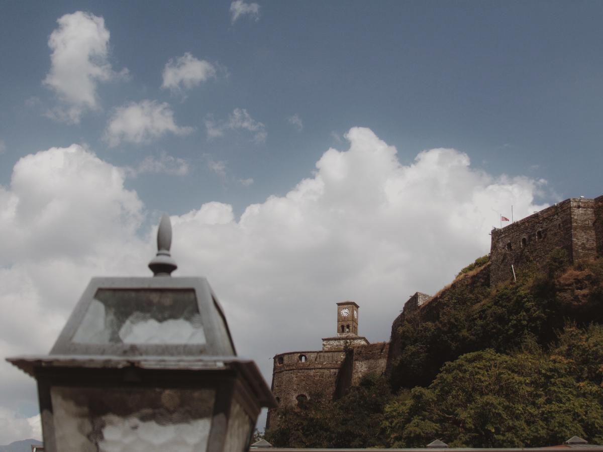 Hotel Argjiro Gjirokaster Bagian luar foto
